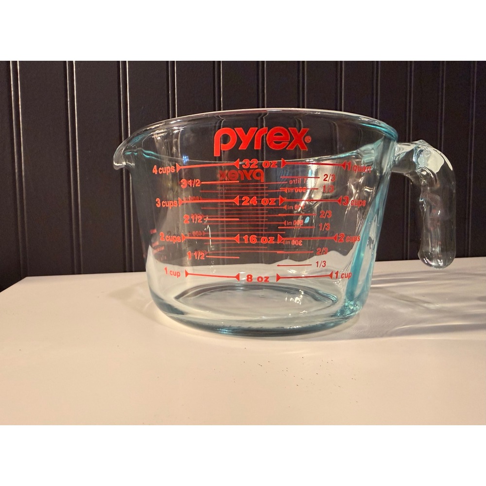 Pyrex 4 cup glass measure cup